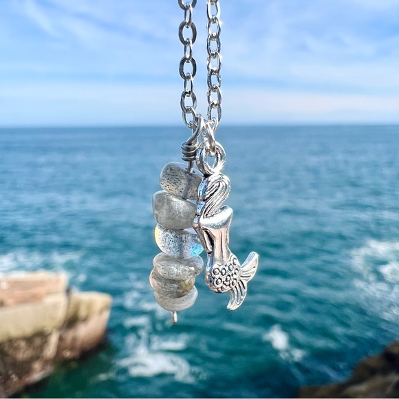 Labradorite Mermaid Crystal Necklace - Picture 5 of 6